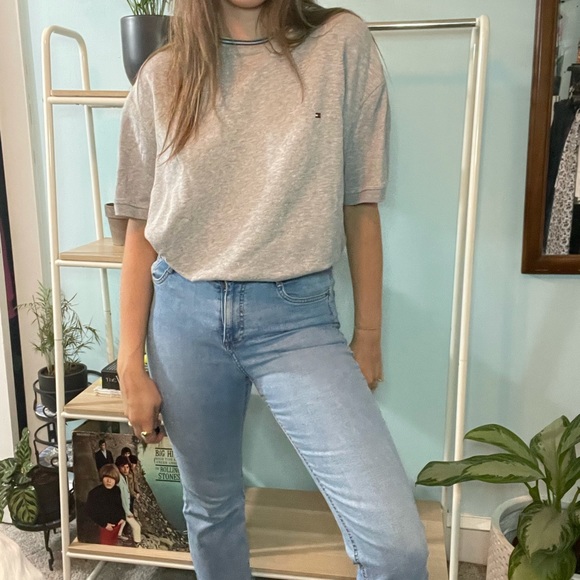 Tommy Hilfiger Tee - Picture 7 of 8